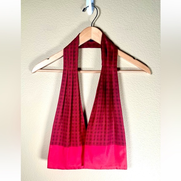 Hermès Paris Ascot Foulard Silk Scarf in Red Geometric Print - Picture 8 of 10